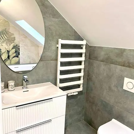 Flora & Sauna Kamienczyk Konwaliowa 8 度假居 *